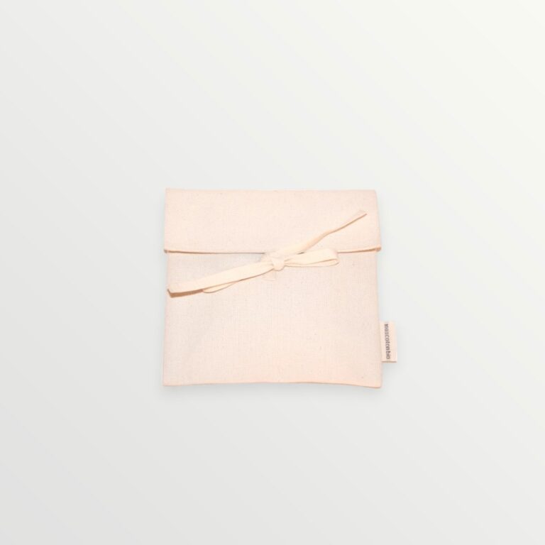 kit menstruel avec pochette fermée et filet